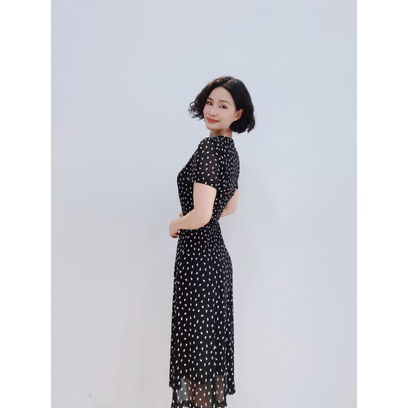 水玉デザインタイトワンピース