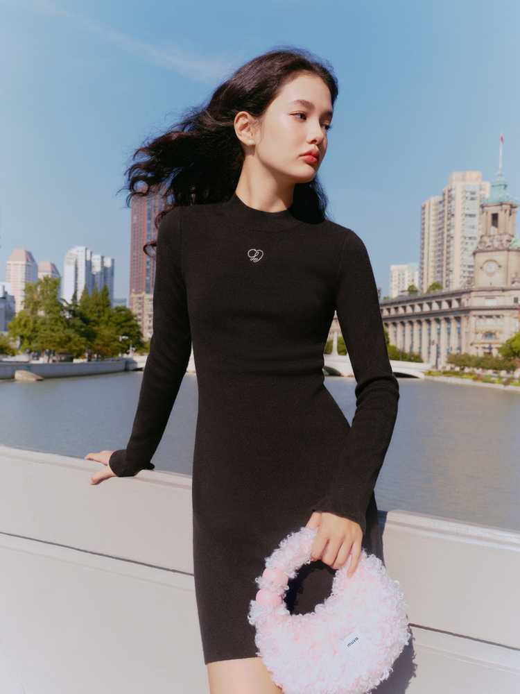 タイトワンピース 優美シルエットリブニットワンピース
