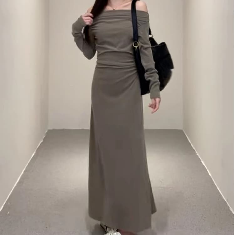 タイトワンピース シンプル肩みせロングワンピース